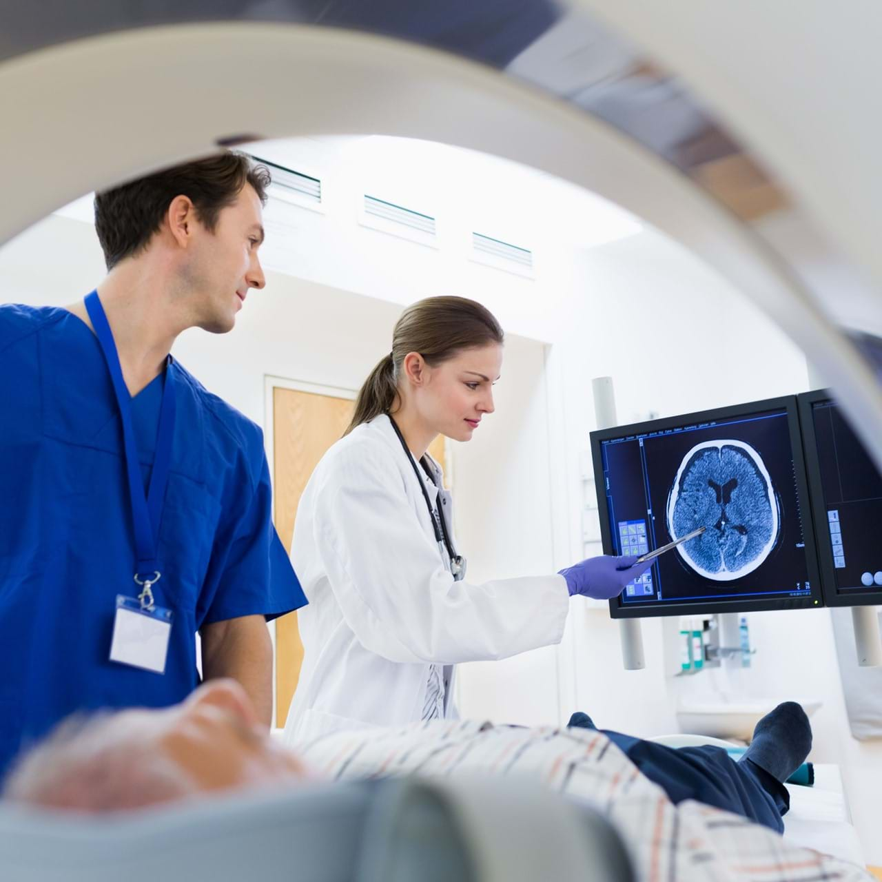 medical staff using imaging equiptment