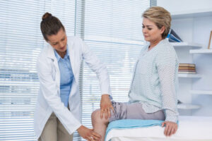 Woman with-knee pain
